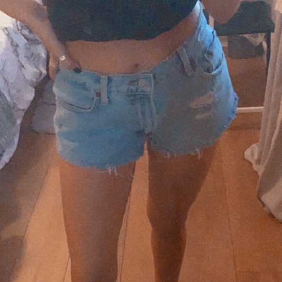 Levi high waisted cut off denim jean shorts 8M - Picture 2 of 8
